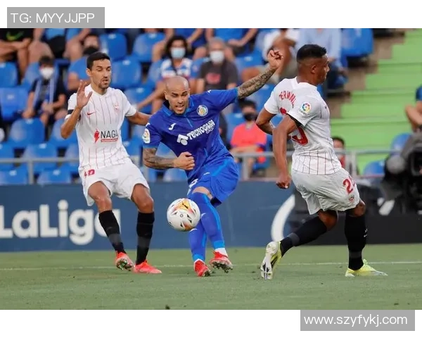 顶级球星高强度训练揭秘全面提升足球竞技水平秘诀